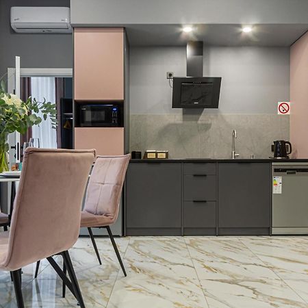 Family Residence Boutique Apartments Львів Екстер'єр фото