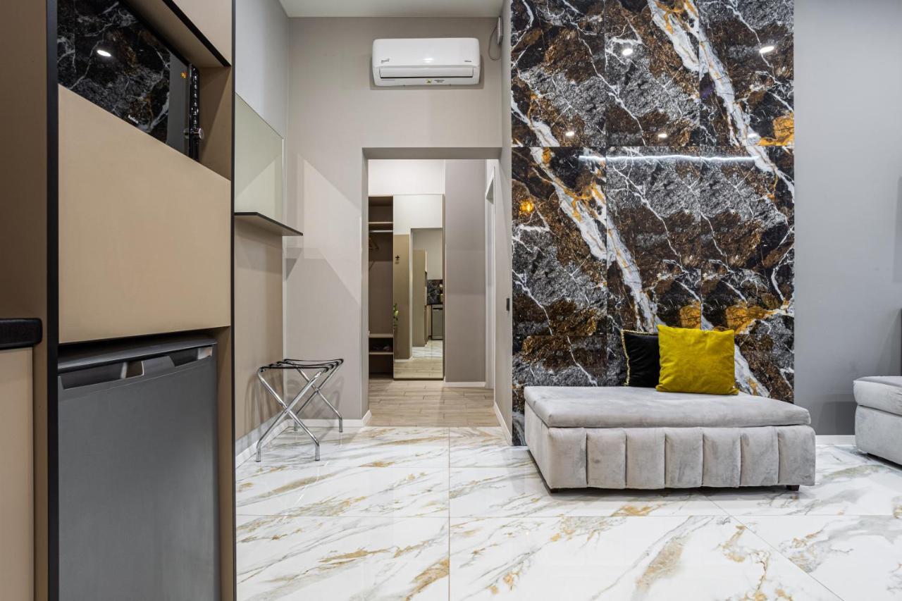 Family Residence Boutique Apartments Львів Екстер'єр фото