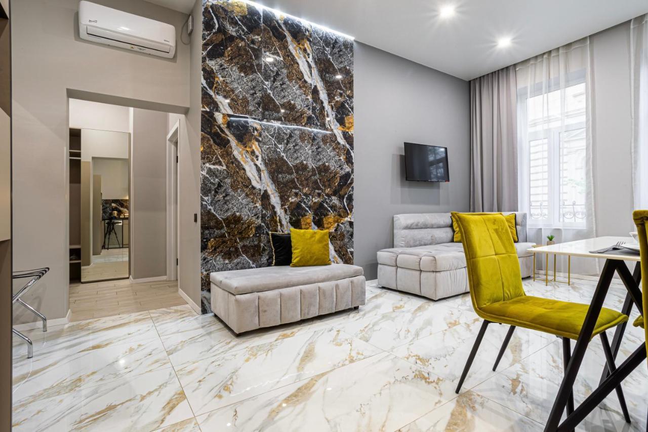Family Residence Boutique Apartments Львів Екстер'єр фото