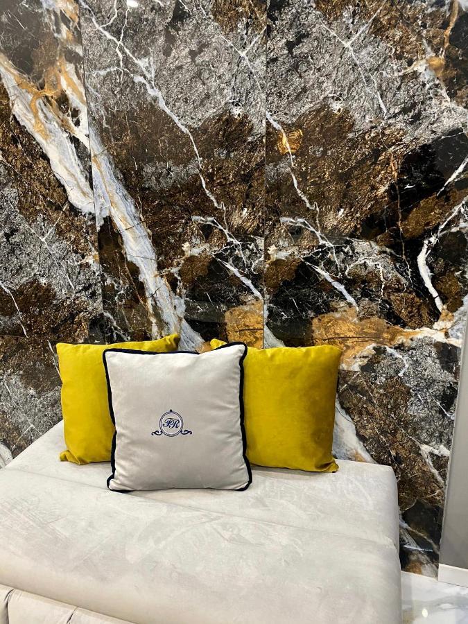 Family Residence Boutique Apartments Львів Екстер'єр фото