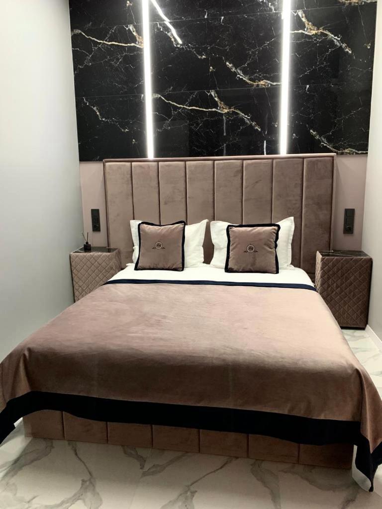 Family Residence Boutique Apartments Львів Екстер'єр фото