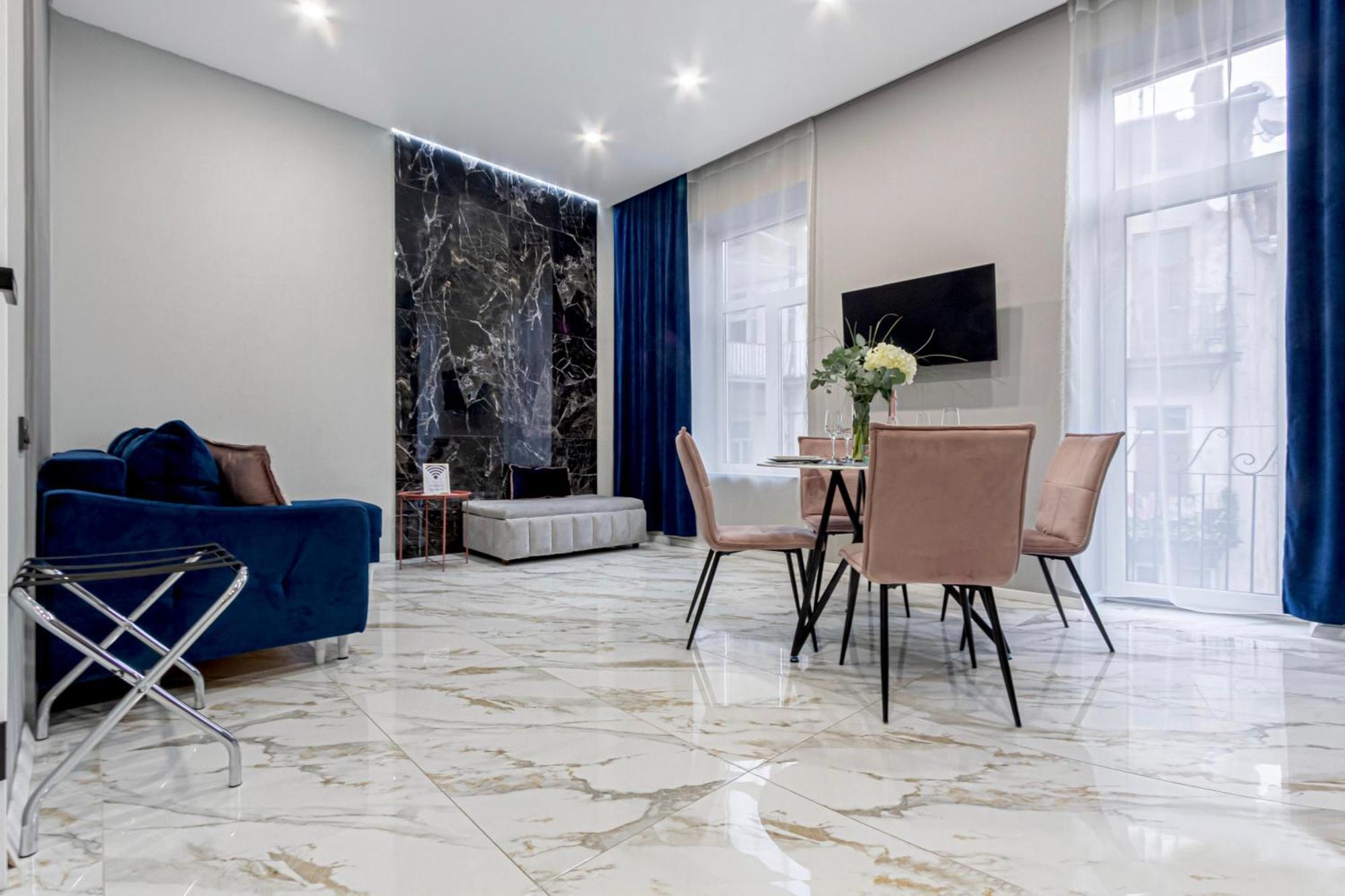 Family Residence Boutique Apartments Львів Екстер'єр фото