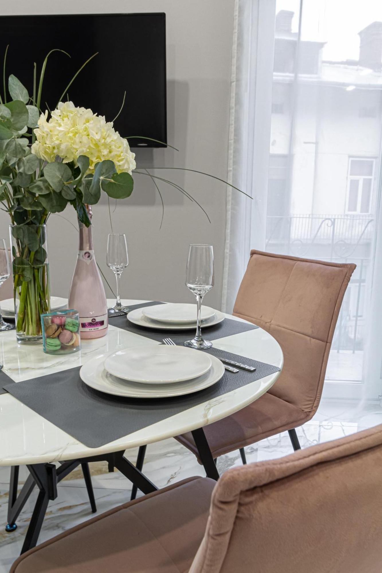 Family Residence Boutique Apartments Львів Екстер'єр фото