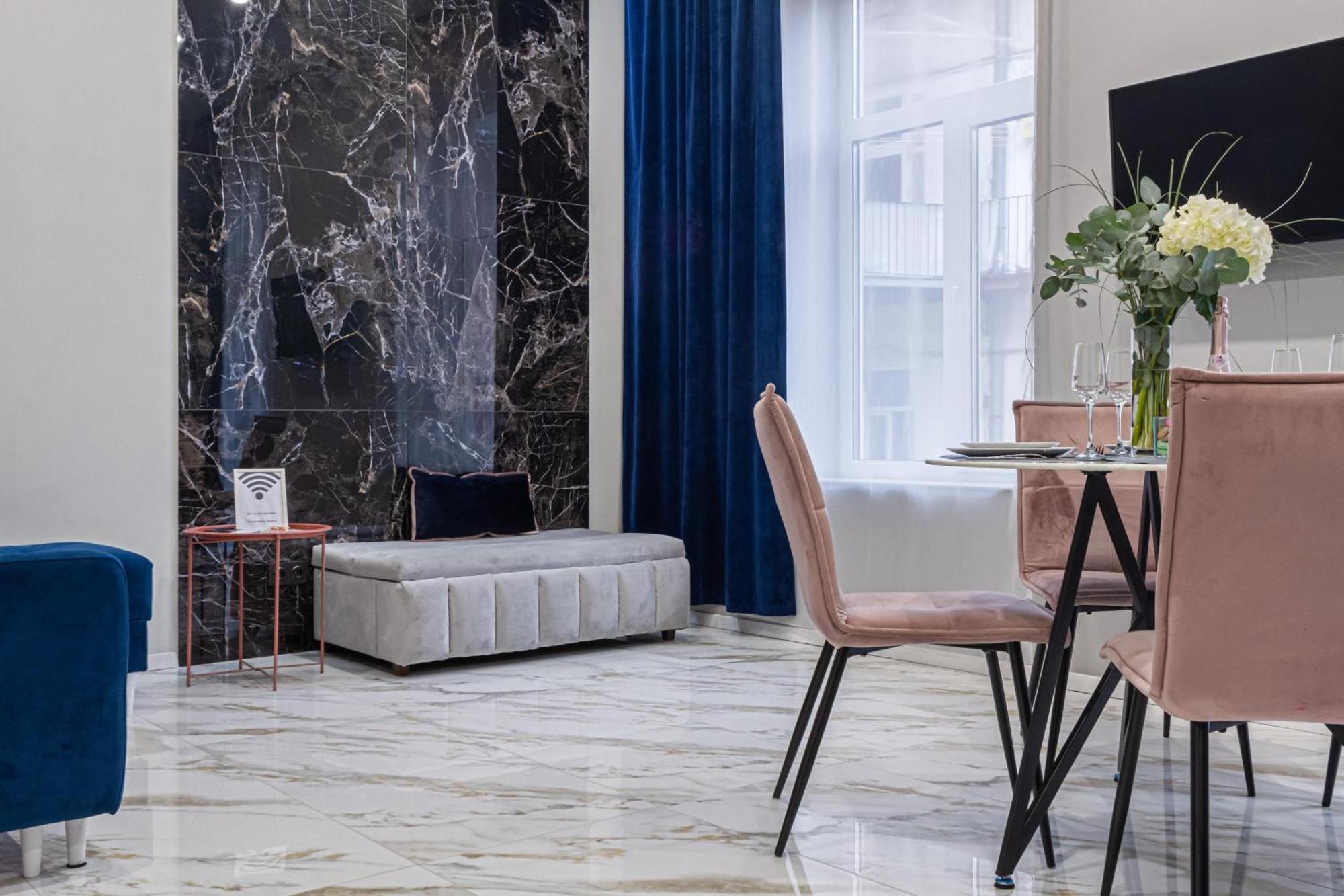 Family Residence Boutique Apartments Львів Екстер'єр фото